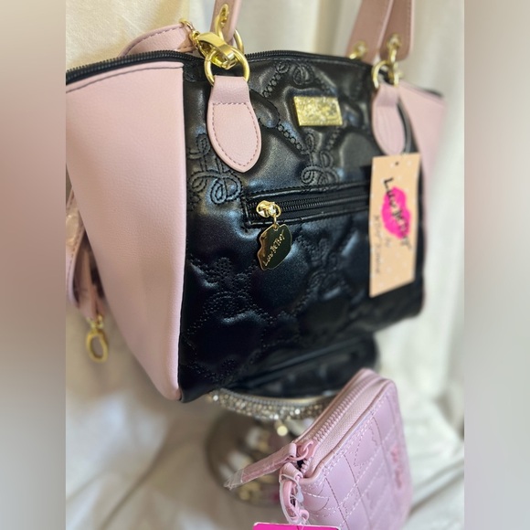 🩷🖤NWT-BETSEY JOHNSON & LUV BETSEY; PURSE AND WALLET! SUPER CUTE SET!!🩷🖤 - Picture 5 of 17